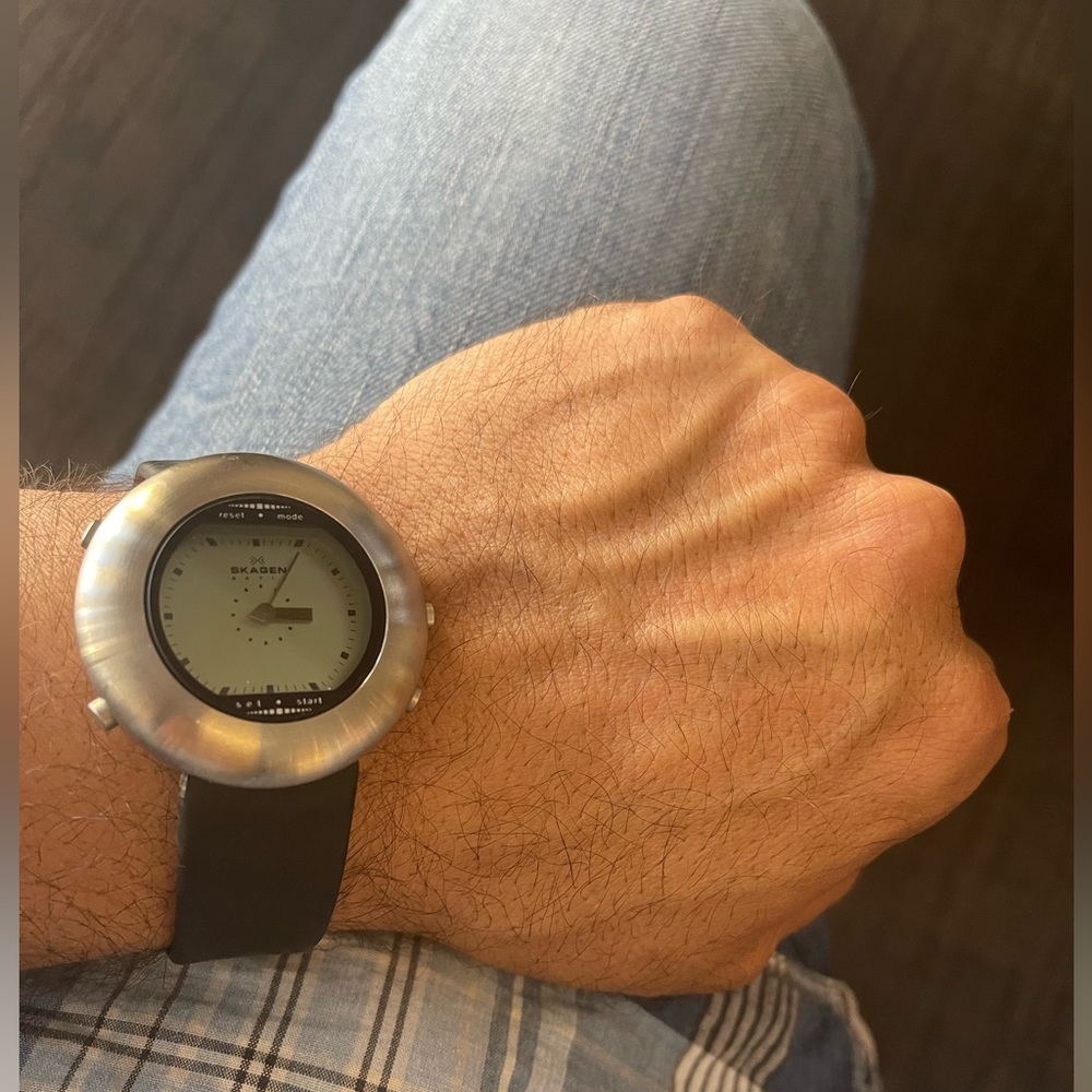 Watch - Picture 3 of 7